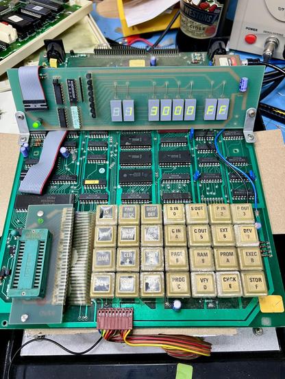 Pic of the EP8000 board showing the startup LED display of 'C1 3000 FF', which means it's waiting for you to do something.