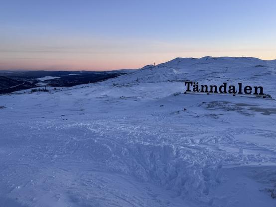Tänndalen sign on top. Sunset
