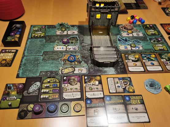 Spielbrett alte dunkle Dinge mit würfelturm le Marie (Schiff)