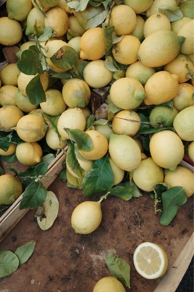 Lemons at a market