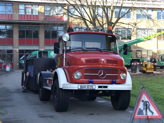 The local tree surgeons use a #Unimog and we approve - http://miniphernalia.co.uk