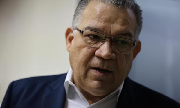Fotografía de archivo del 23 de agosto del 2024 del excandidato presidencial opositor de Venezuela, Enrique Márquez, durante una rueda de prensa, en Caracas. (Miguel Gutiérrez / EFE)