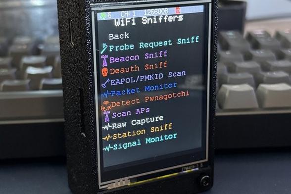 Portable ESP32 Marauder with GPS