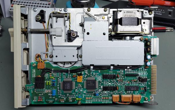 An overview of a floppy PCB.