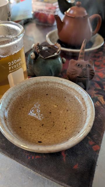 Rock tea in a crackleware bowl