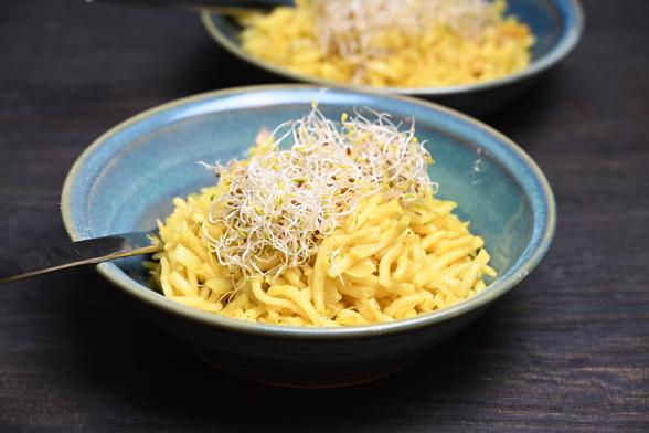 Krautspätzle mit Alfalfa-Sprossen
