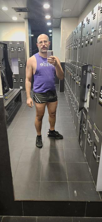 Front facing mirror shot, shirt on, pre gym
