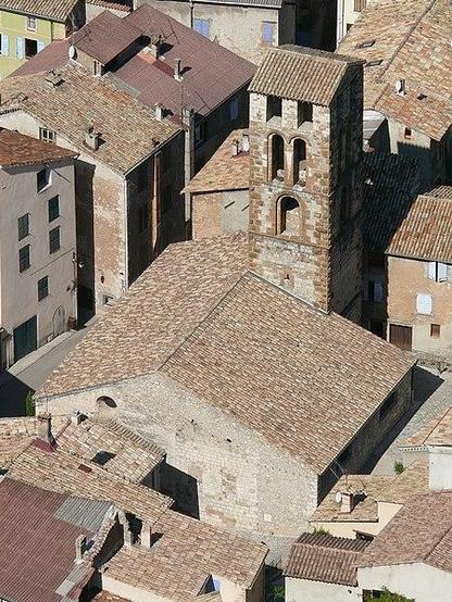 Eglise Saint-Victor à #Castellane (#AlpesDeHautesProvence) Construction 2e quart XIe siècle, 2e quart XVe siècle. Eglise Saint-Victor : classement par arrêté du 14 mars 1944.
Suite 👉 https://monumentum.fr/monument-historique/pa00080359/castellane-eglise-saint-victor
#Patrimoine #MonumentHistorique
Photo CC-BY-SA 4.0 : MOSSOT