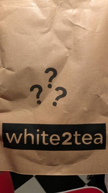 White2Tea packaging