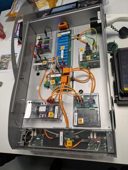Ev trainer, a scale model of a electrical vehicle for emergency services to train on