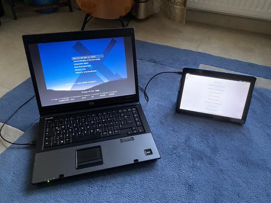 My old Compaq booting MX linux from isodrive running on my tablet