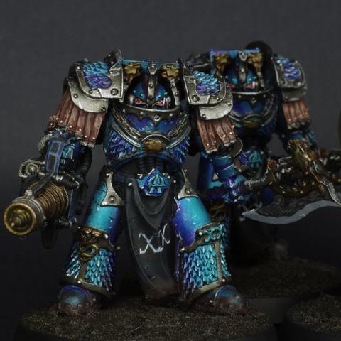 Close up of a terminator carrying a special heavy weapon called a conversion beamer.