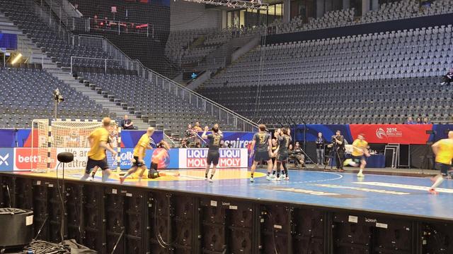 Sweden vs Japan, Sweden attacking
