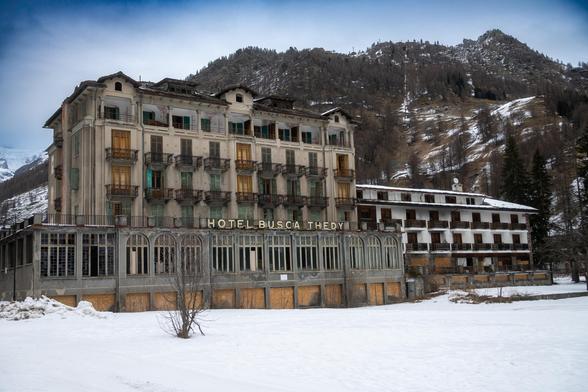Hotel abbandonato a Gressoney La Trinitè