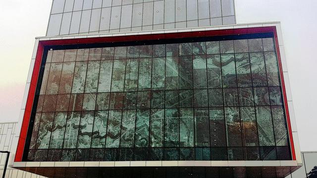 satellite imagery of eastern scarborough covering a multi-story modernist window at highland hall (university of toronto scarborough)