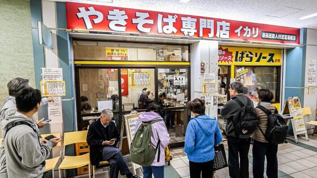 【神戸市長田区】コスパ最強！地元民が愛してやまない焼きそば専門店の凄腕鉄板職人の１日丨Japanese Soba Restaurant