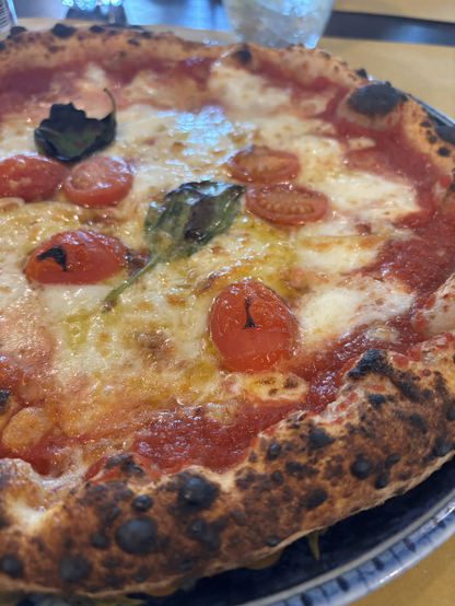 Pizza Troisi da Galletto d’Oro a Bergamo