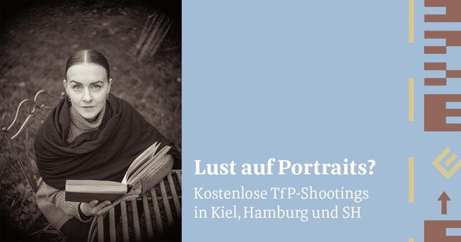 Portrait einer jungen Frau, die ein Buch in der Hand hält
