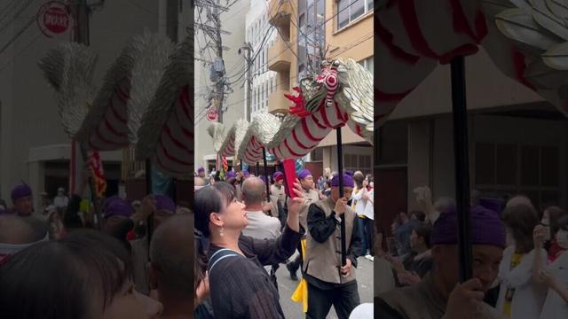 長崎くんち 中日 五嶋町 庭先回り 移動中 魚の町にて 長崎県長崎市 11:58amころ　20241008