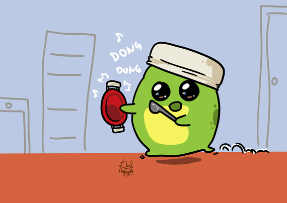 Froggelio with a tupper in their head, a lid on a hand and a spoon in the other making it sound around the house.