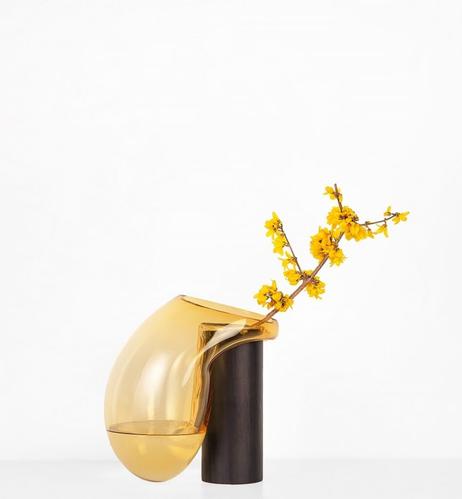des-carafes-et-vases-aux-allures-molles-et-liquides-kateryna-sokolova-1