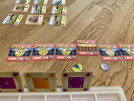 … und kurz vor dem Ende. Es fehlen mir noch 2 Ruhmmarker oder 3 Geld zum Gewinn (der dann kurz darauf kam).