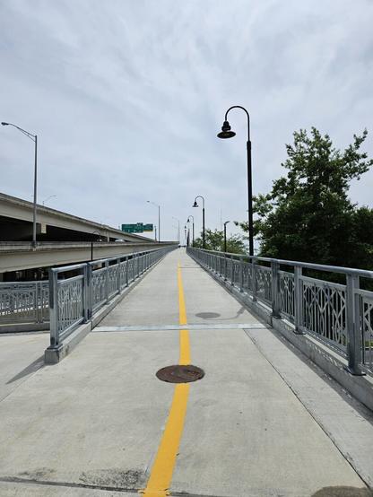 Initial view of pathway crossing the river.