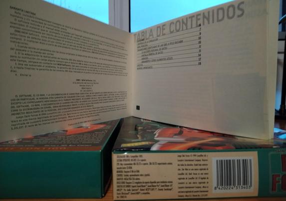 Lateral de la caja con las especificaciones del juego y el codigo de barras.

Arriba se ve la primera hoja del manual, con la garantía, la dirección de la empresa ERBE (Madrid).

Traducción @ 1995 ERBE/MCM Software,SA
