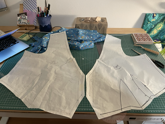 2 front pattern pieces of the latest test: left and right, to fit each side better, lay on top of a workmat