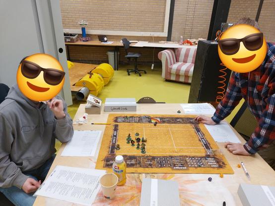Dwarves vs lizardmen. The dwarves are going nowhere as they should. Player got a bloody nose, putting that blood in blood bowl