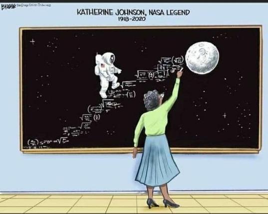 Una ilustración muestra a una mujer afroamericana de mediana edad, vestida con un vestido verde claro y una falda azul, escribiendo ecuaciones matemáticas en una pizarra negra. En la pizarra, un astronauta sube una escalera hecha de ecuaciones matemáticas hasta la luna. El título de la imagen dice "Katherine Johnson, Leyenda de la NASA 1918-2020". La imagen rinde homenaje al trabajo de Katherine Johnson en la NASA y su contribución a los viajes espaciales.