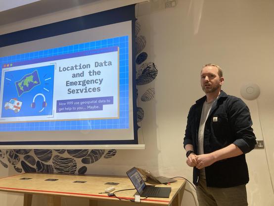 Nick Sutton of EmergencyLocate speaking at geomob Edinburgh