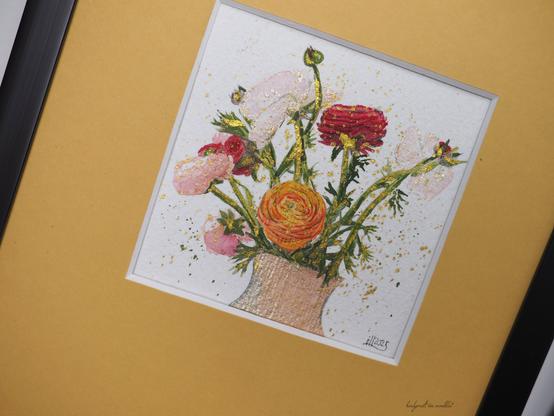 schwarzer Bilderrahmen mit warmgelbem Passepartout und quadratischem Ausschnitt für handgemalte Illustration Ranunkeln in Vase, in warmen Tönen gehalten