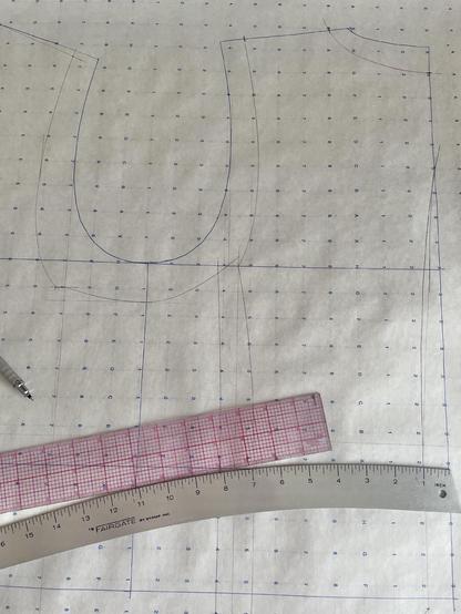 Draft of a princess seam on the side of a vest.