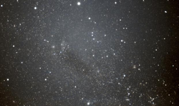 Imagen de una parte de la galaxia "Gran Nube de Magallanes", se pueden observar varios cúmulos de estrellas