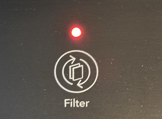 Rote LED vom Airgoclean 350E: Filterwechsel.
