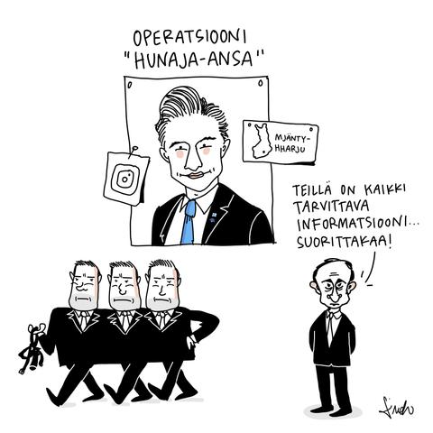 Pilapiirros, jossa keskiössä on Suomen puolustushallinnon nokkajehua  joksenkin muistuttava karikatyyrihahmo sinisine kravatteineen ikään kuin kohdejulisteena seinällä. Julisteen yläpuolella on teksti "Operatsiooni Hunaja-ansa". Julisteen hahmo on miellyttävä nuori mies, jonka volyymikampaus on ojossa ja puvun särmät suorassa. Selvä poliittinen menestyjä, siis. Julisteen yhteyteen on ympätty instagram-logo sekä suuntimakartta, jossa viitataan Mäntyharjuun. 

Pilapiirroksen vasemmassa alanurkassa iskujoukkokorstojen kolmikko on lähdössä yhtä jalkaa suorittamaan tehtävää. Etumiehellä on kädessään jokin kummallinen nauhojen ja vöiden muodostama kapine, joka ehkäpä muistuttaa strap-on-tyylistä esinettä. Piirtäjä ei ole selvästikään kehdannut piirtää mitään enempää semmoista oikeaa vekotinta muistuttavaa kapinetta. No, kuitenkin: roikottavat käsissään mustaa vyökasaa, josta erkanee uloke.

Pilapiirroksen oikeassa alanurkassa on Suomen itänaapuria johtava diktaattorimainen hahmo seisoskelemassa, kädet selän takana ja lakoninen ilme kasvoilla. Sanoo: "Teillä on kaikki tarvittava informatsiooni... Suorittakaa!"

Oikeassa alanurkassa on piirtäjän sigu.