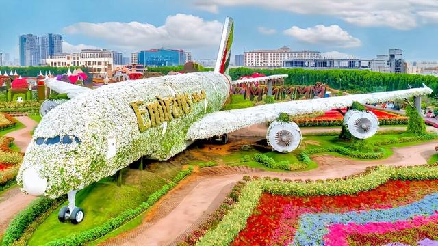 Dubai Miracle Garden 2025 Tour in 4K | World's Largest Natural Flower Garden (+Butterfly Garden)
