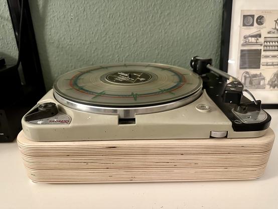 Throrenz TD 124 Plattenspielr mit LP, Single Sided, Album, Reissue, Remastered, Repress, Stereo, Clear, 180g, 50th Anniversary Collector's Edition Dark Side of the Moon