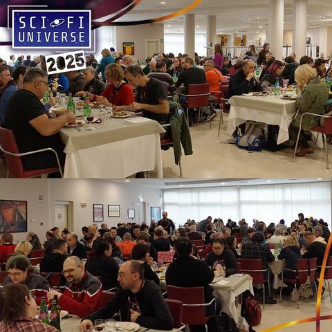 L'immagine è divisa in due parti, mostrando due sale da pranzo diverse, entrambe piene di persone sedute a tavoli, intente a mangiare.  Le sale sono ampie e luminose, con grandi finestre. I tavoli sono apparecchiati con tovaglie bianche e sono disposti in modo da permettere alle persone di conversare tra loro.  In entrambe le immagini, si vedono molte persone, vestite in modo informale.  In alto a sinistra c'è un logo che indica "Sci-Fi Universe 2025".