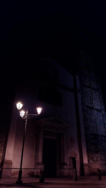 Luci davanti alla Chiesa di santo Stefano a Vimercate