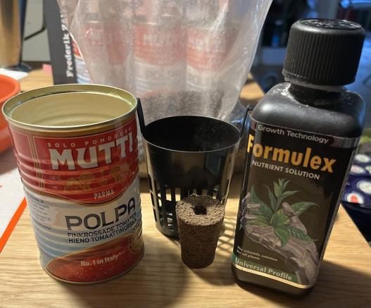 Saker till att odla mmat d hydrokultur 
Konservburk, levakulor, näring odlindsplugg och korgar