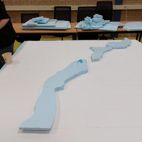 First outline of the River of the Battle for Stamford Bridge. The display will be about 150 x 150cm and there are piles of XPS foam in the background
