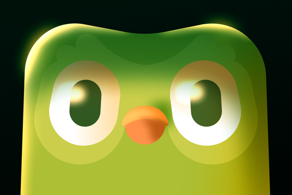 Mascote do DuoLingo com expressão ameaçadora como quem quem lhe observa através da janela com intenção de comer a sua alma caso não faça suas lições