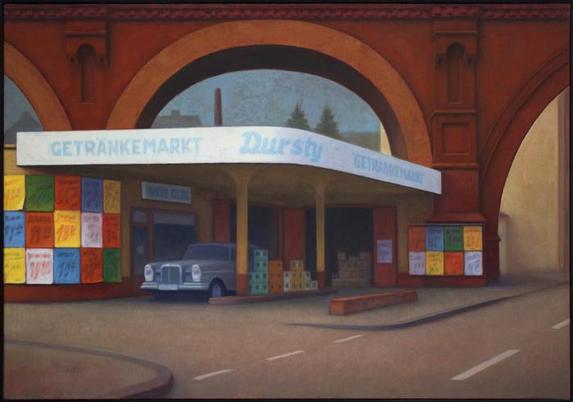Gemälde in Öl auf Leinwand mit dem Titel EIN GUTES GESCHÄFT, Größe 70cm x 100cm, datiert 2022. Eine ehemalige Tankstelle im Stil der 50er Jahre beheimatet einen Getränkemarkt Dursty, die Fassade ist mit bunten Preisplakaten beklebt, Stapel von Getränkekisten stehen herum, ein alter Mercedes steht vor der Tür. Im Hintergrund steht ein altes Eisenbahnviadukt, die Tanke ist teilweise in einen Bogen gebaut, die Straße davor verläuft rechts unter dem nächsten. Die Szenerie ist angelehnt an eine Situation an der Schönebecker Straße in Wuppertal.