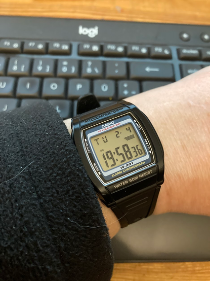 Casio Uhr am Handgelenk
