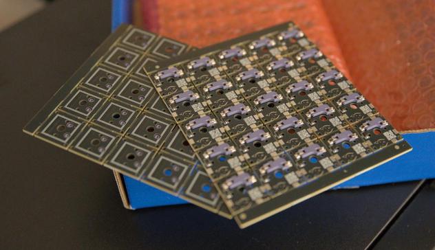 My first ever manufactured PCBs - the Lynx Snowshoe MX! It's a single-key hot-swap MX keyswitch board, to make wiring non-flat ergo keyboards easier.