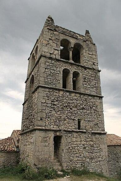 Eglise à #Marsanne (#Drôme) Construction XIIe siècle, XVe siècle. Restes de la vieille église située dans la partie Nord du Haut-Village : inscription par arrêté du 13 juillet 1926.
Suite 👉 https://monumentum.fr/monument-historique/pa00116976/marsanne-eglise
#Patrimoine #MonumentHistorique
Photo CC-BY-SA 4.0 : 0ups