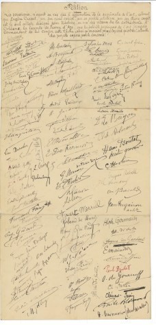 Pétition manuscrite avec plein de signatures de personnalités du monde culturel contre l'éviction d'Eugène Grasset lors du choix de l'artiste pour les nouveaux vitraux de la chapelle Jeanne-d'Arc de la cathédrale d'Orléans