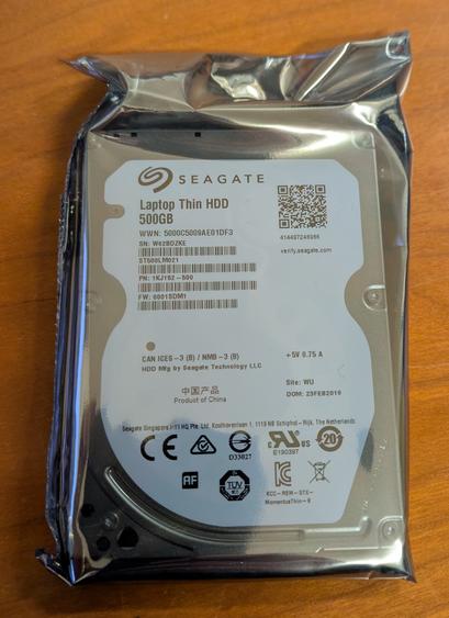 originalverpackte Festplatte mit 500GB Speicherplatz